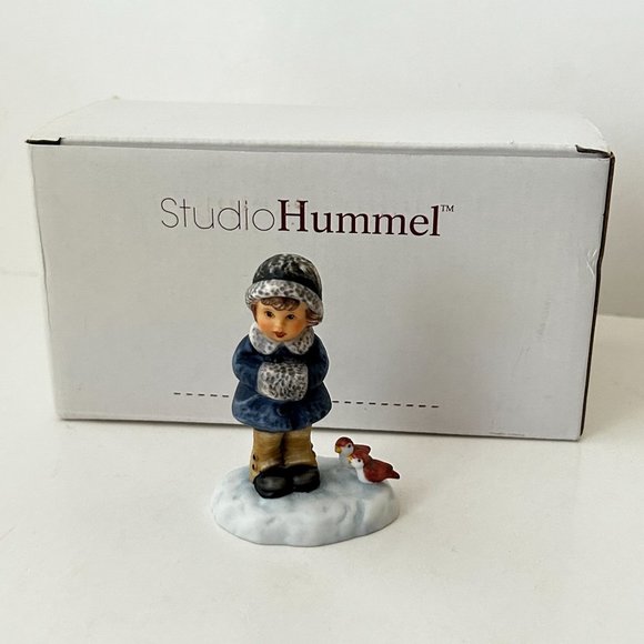 Vintage Berta Hummel Goebel Figurine 3" Let It Snow Box Winter Wonderland BH90/P - Picture 12 of 12